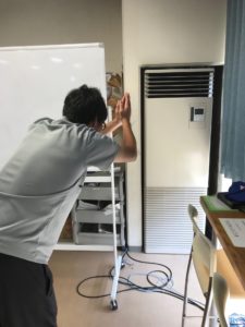 感謝のポーズ